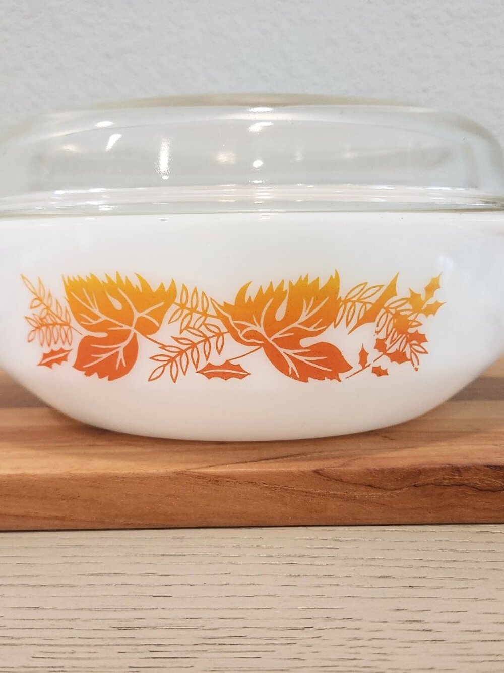 HTF Agee Crown Pyrex Ombre Maple Leaf Casserole CR-300 w/Original Lid Australia
